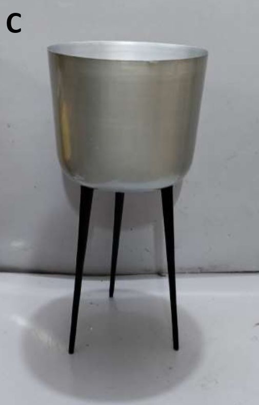1002C Metal Pot With Aluminium Legs