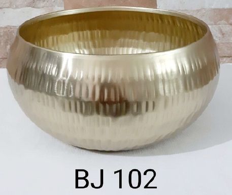 Oval Polished BJ 102 Metal Planter, Pattern : Plain