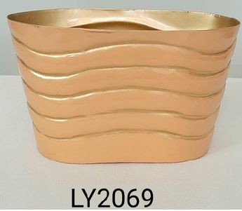 Polished LY 2069 Metal Planter, Pattern : Plain