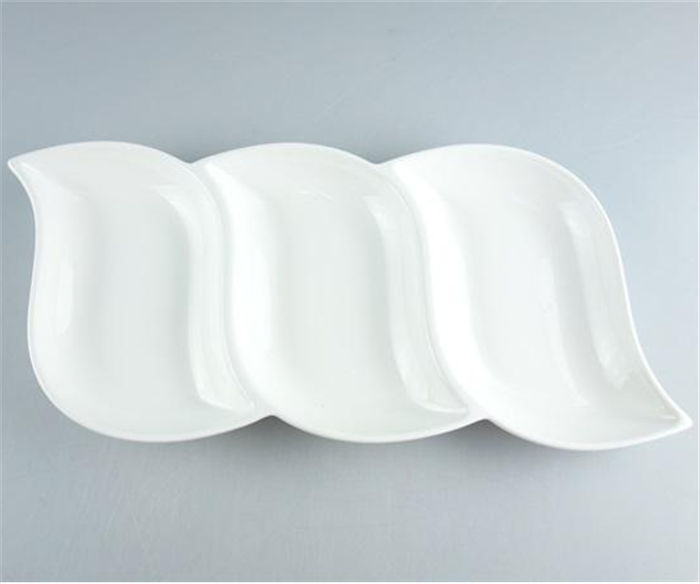 Plain Ceramic Serving Tray, for Homes, Hotels, Restaurants, Color : White