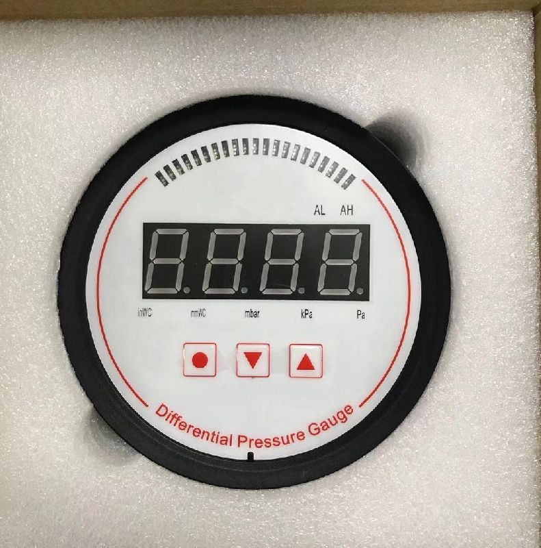 Manual Round GEMTECH Digital Differential Pressure Gauge, For ...