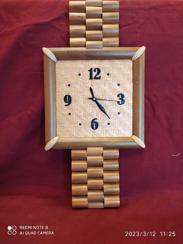 Bamboo Belt clock