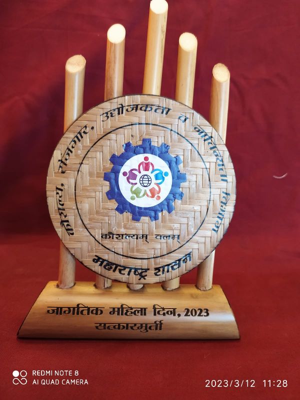 bamboo finger trophy