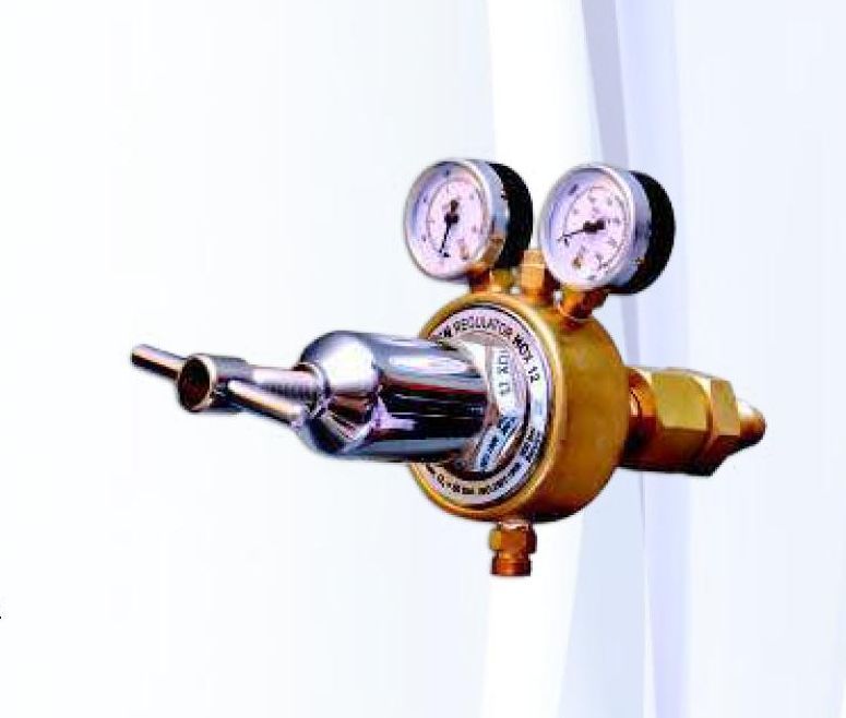 12 Hox Oxygen Gas Pressure Regulator Hind Medico Product, Howrah