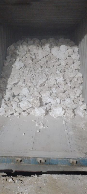 Raw magnesite lumps, Classification : Magnesium Oxide