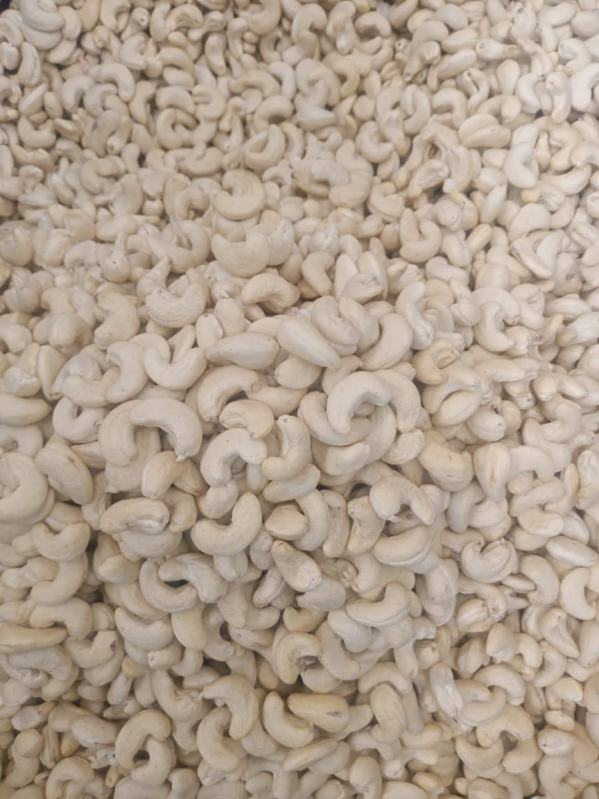 Lucasta India Cashew, For Cooking, Taste Light Sweet at Rs 800
