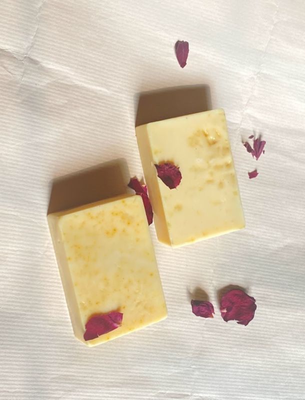 Honey turmeric goat milk soap, Feature : Antiseptic, Whitening