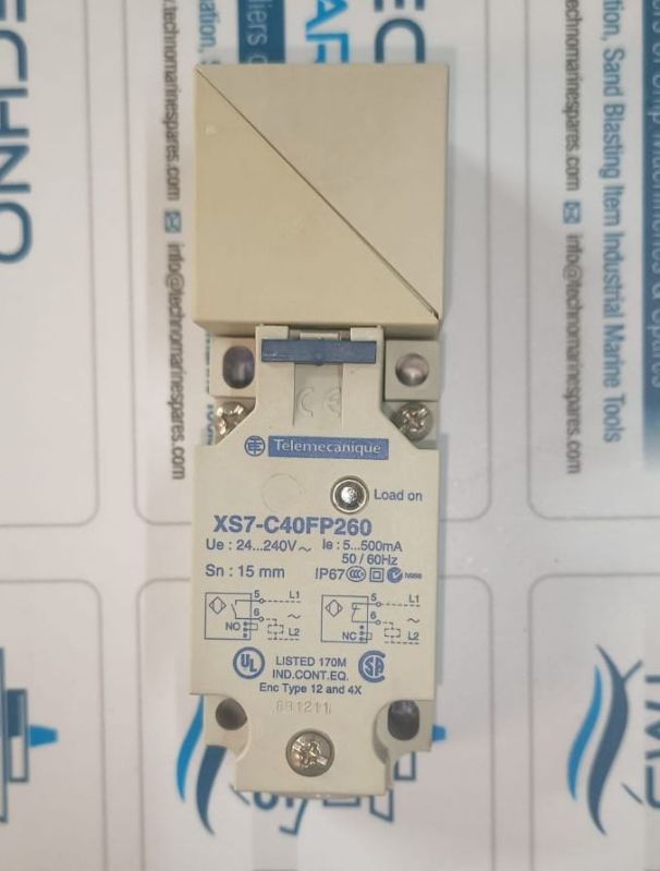 Schneider Schnider Proximity Switch, for Industrial, Voltage : 220 V