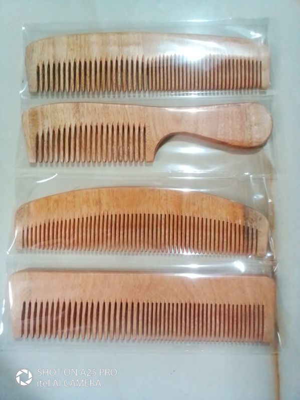 Brown RP Natural Old 40-50Gm wooden comb, for Home, Feature : 100% Genuine