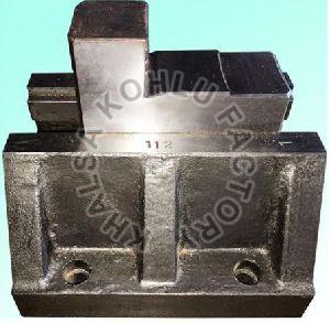 Coated Cast Iron Face Plate Jaws, for Lathe Machine, Feature : High Quality, High Strength, Highly Durable