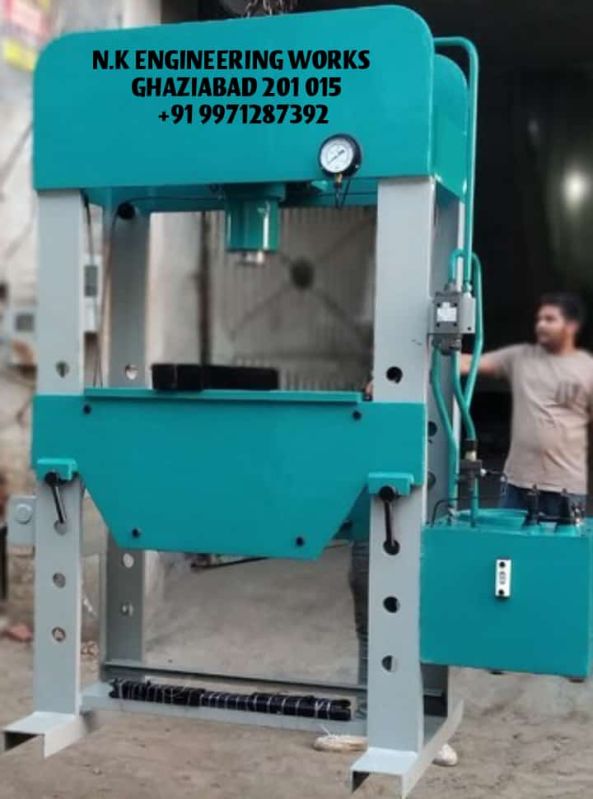 Unpolished 2000-3000kg Mild Steel Hydraulic Press, Bed Size In Mm : 400mm