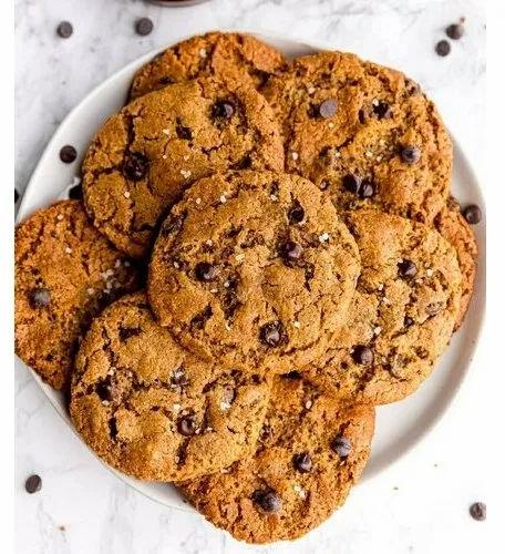 Dark Brown Round Crunchy Chocolate Chip Cookies, for Eating, Home Use, Certification : FSSAI Certified