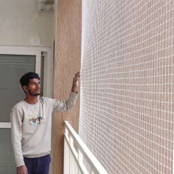 Polyethylene Plain Bird net for balcony, Technics : Machine Made