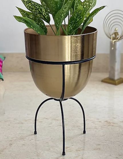 EI-0793 Iron Planter with Stand, Usage : Indoor Use