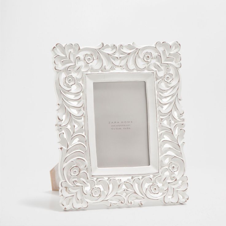 Polished Wooden Carved Photo Frame, For Home, Hotel, Office, Living Home, Feature : Attractive Design