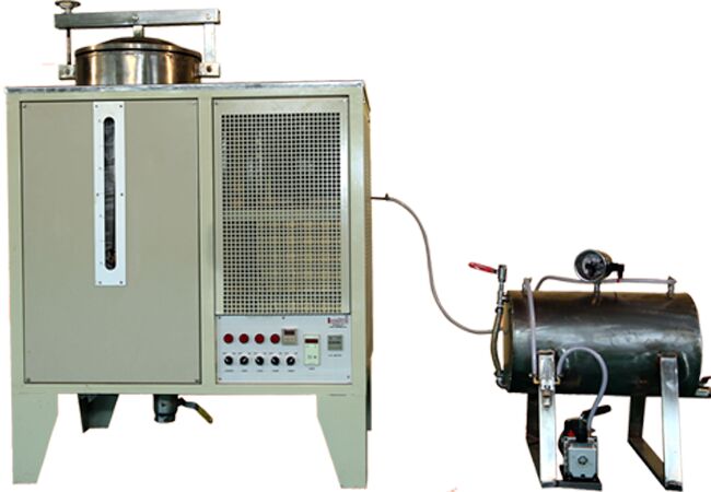 Solvent distillation unit