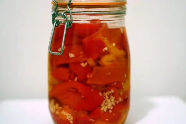 Red Pepper Pickle, for Human Consumption, Taste : Tangy