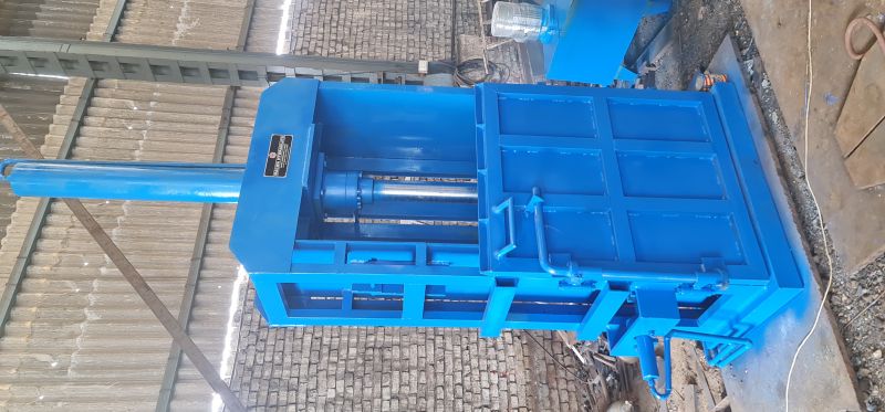 Rectangular Semi Automatic Vertical Baling Press, for PET Bottles, Used Cloth, Working Pressure : 2000psi