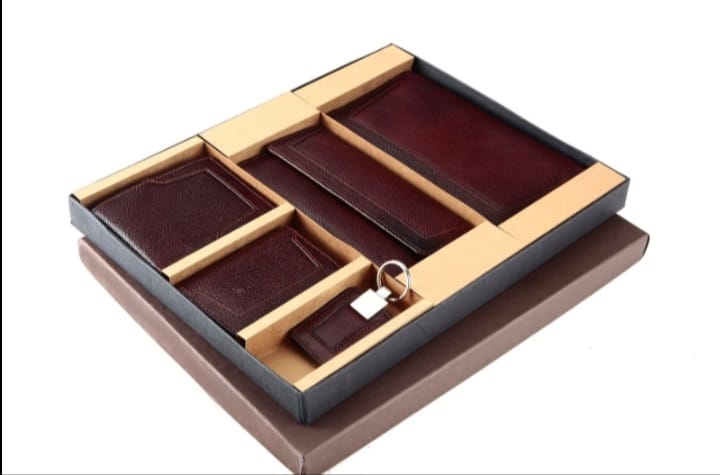 Genuine Leather Corporate Gift Set, Packaging Type : Plastic Packet