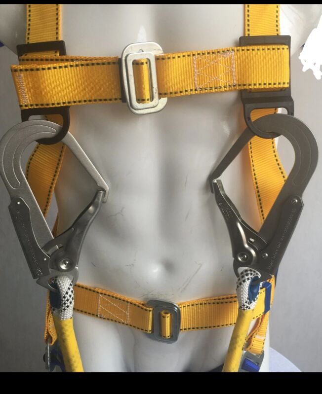 Mechanical Manual Polyester Harness Belt, For Constructional, Weighing Capacity : 1.2kg