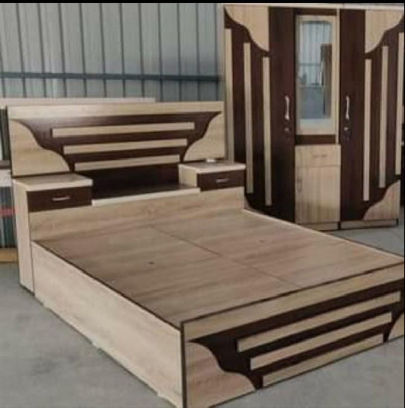 Polished Wooden Double Bed, for Home Use, Feature : Attractive Designs, High Strength, Termite Proof