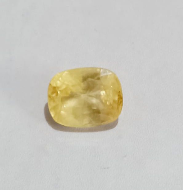 Polished yellow sapphire gemstone, Size : Standard