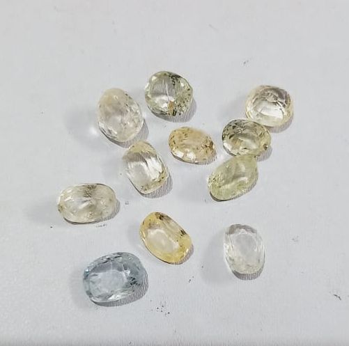 Polished yellow sapphire gemstone, Size : Standard