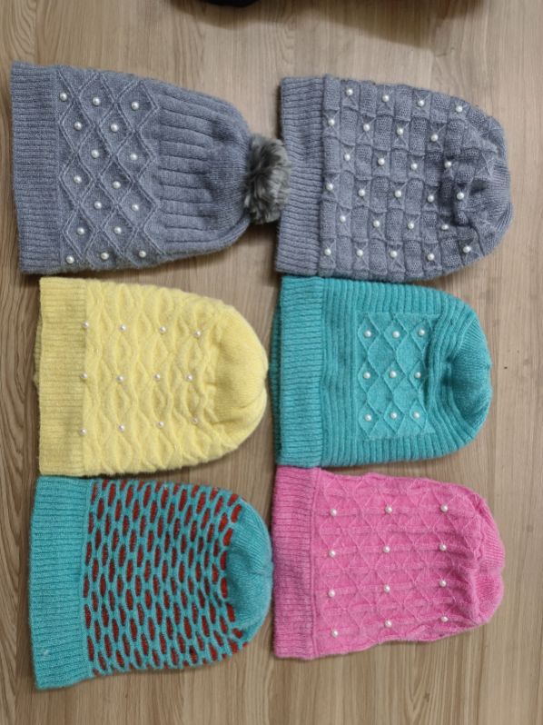 Ledies woolen cap winter wear beby soft