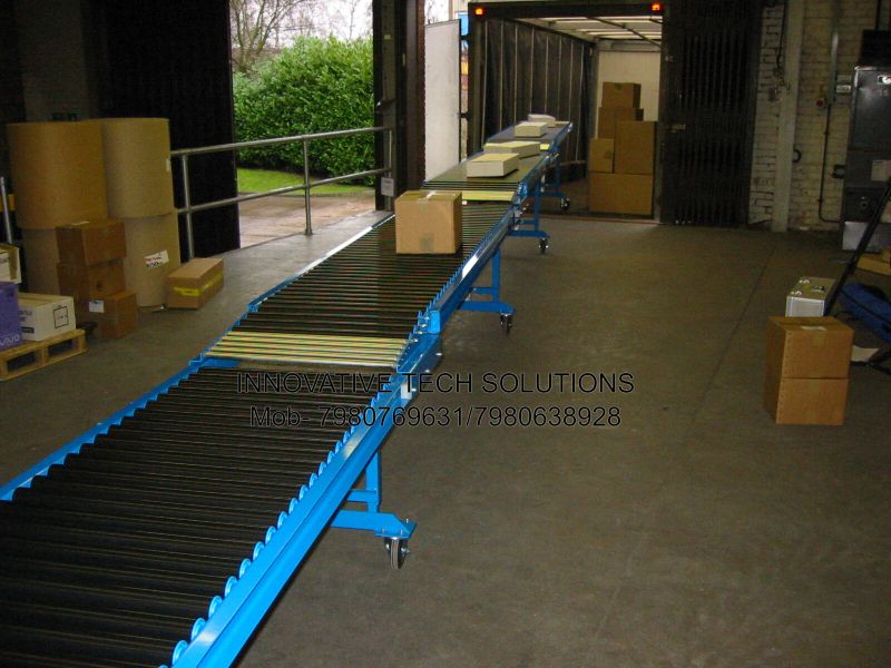 Metal Telescopic Gravity Roller Conveyor, for Moving Goods, Feature : Excellent Quality, Heat Resistant