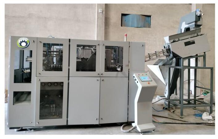 Mild Steel Electric Chrome Finish Pet Blow Molding Machine, for High Efficiency, Production Capacity : 2400 - 5400