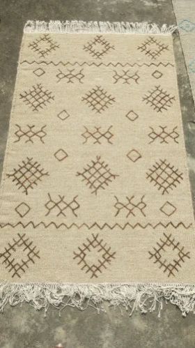 Rectangular Wool Jewel Embroidery Carpet, For Rust Proof, Long Life, Pattern : Printed