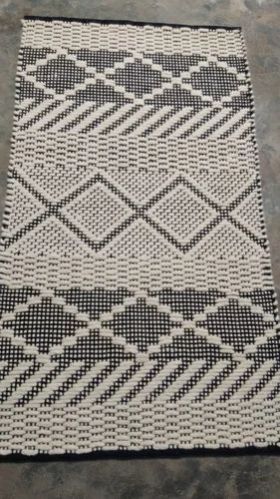 Woolen Jacquard Geometric Pattern Carpet
