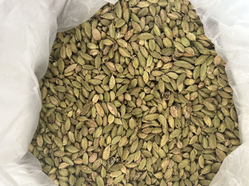 Solid Organic Green Cardamom, For Spices, Certification : Fssai Certified