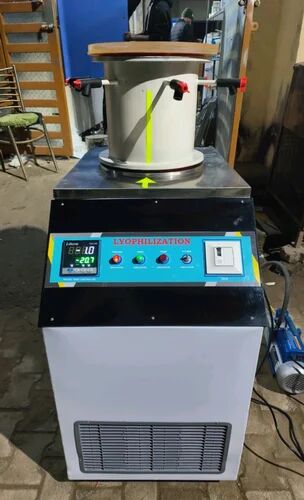 Laboratory Freeze Dryer, Voltage : 240 V