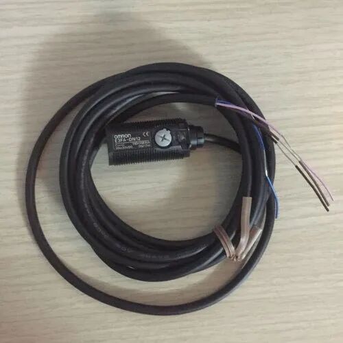 Omron Photoelectric Sensor, Voltage : 10 - 30 VDC