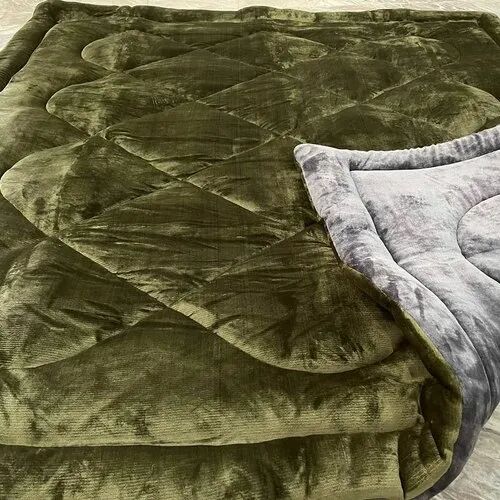 Blue 5 kg Plain Velvet Quilt, for hotels, Size : Double Bed