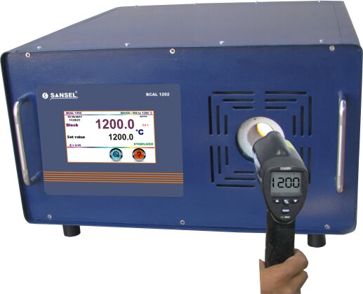 BCAL 1202 IR Temperature Calibrator