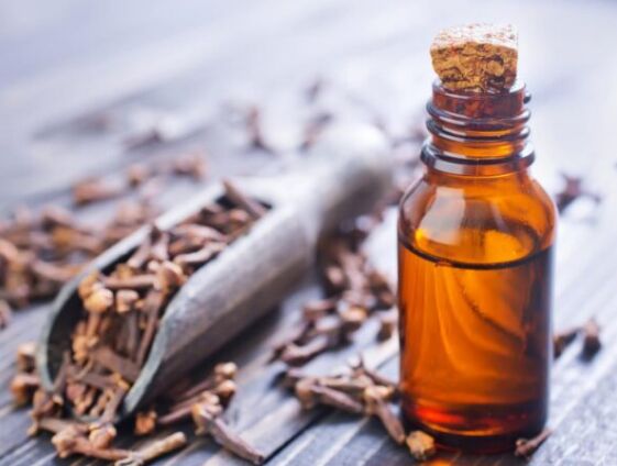 Clove Oil, CAS No. :  8000-34-8