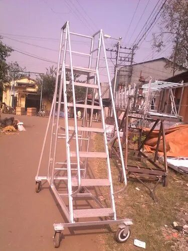 Silver Aluminium Trolley Step Ladder, For Dual Fixed Swiveling Wheel, Capacity : 120kg