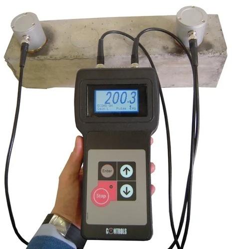 40 - 50 Hz Plastic Ultrasonic Pulse Velocity Tester