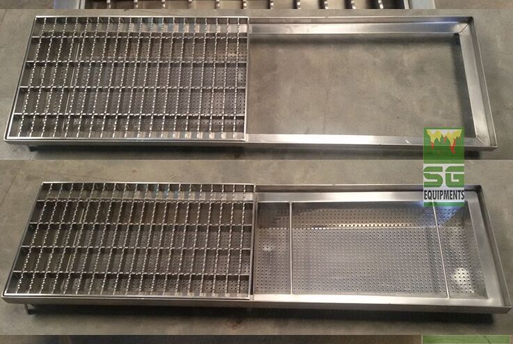Angle frame grating with strainer
