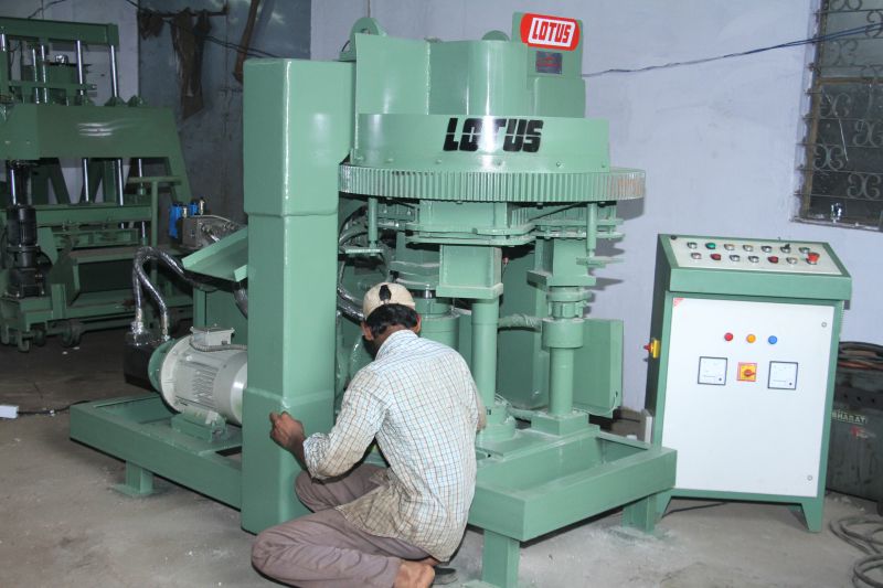 Fly Ash Brick Making Machine, For Construction