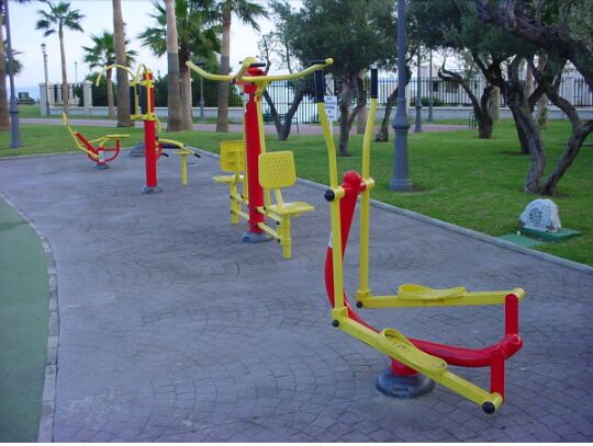 outdoor gym equiment