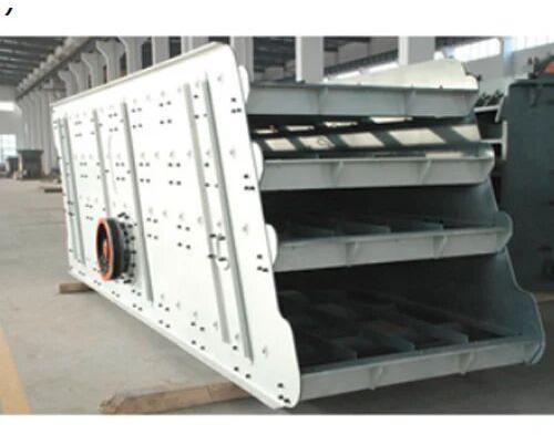 Mild Steel Heavy Duty Vibrating Screen, Voltage : 220V-320V