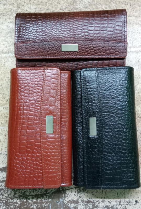100gm leather clutches, for Wedding Gifts, Anniversary Gift, Raksha Bandhan Gift, Occasion : Daily Use