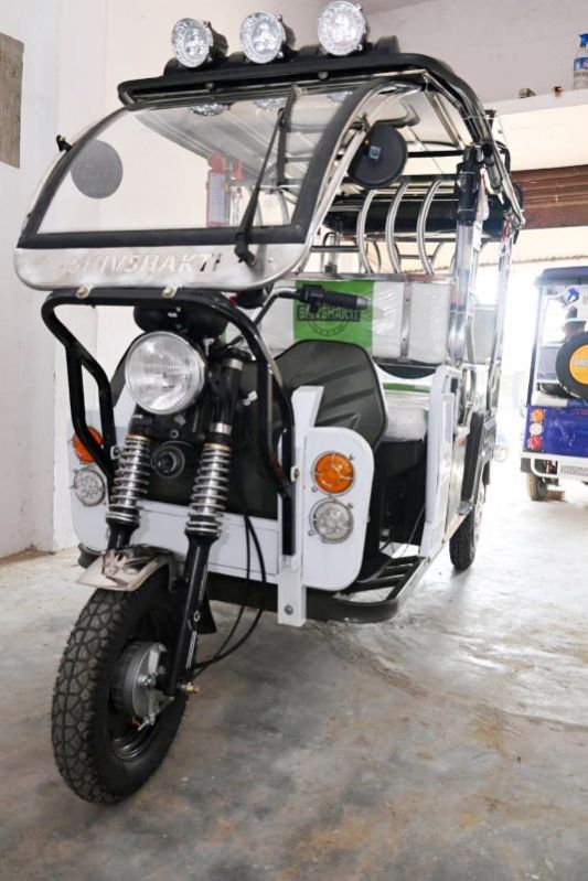 Battery Metal Eco Friendly E Rickshaw, Tyre Type : Tubed