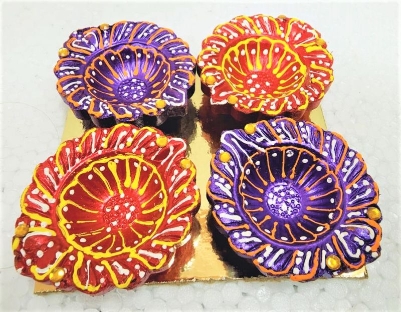Multicolour Clay Ecd-29 4 Pcs Diya Shrink, For Diwali, Festival, Feature : Effective