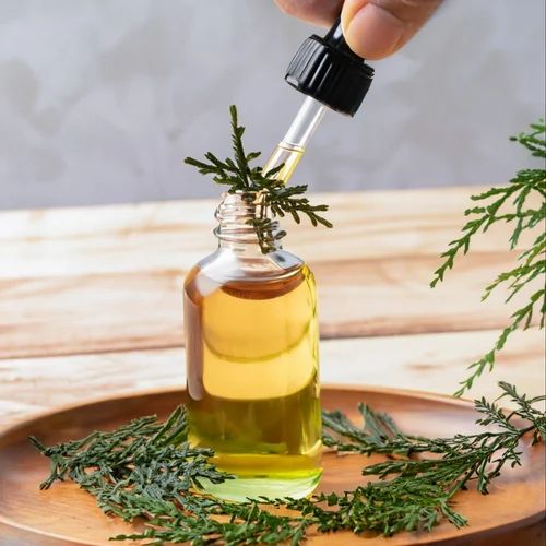 Yellow Liquid Organic Juniper Leaf Oil, For Cosmetic Uses, Medical Uses, Purity : 99%