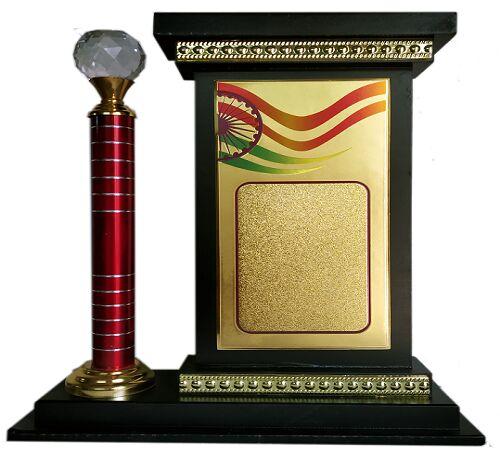 Polished Emboidery wooden trophy, Feature : Attractive Designs, Shiny Look, Smooth Texture