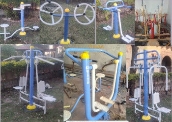 Outdoor gym equipment set